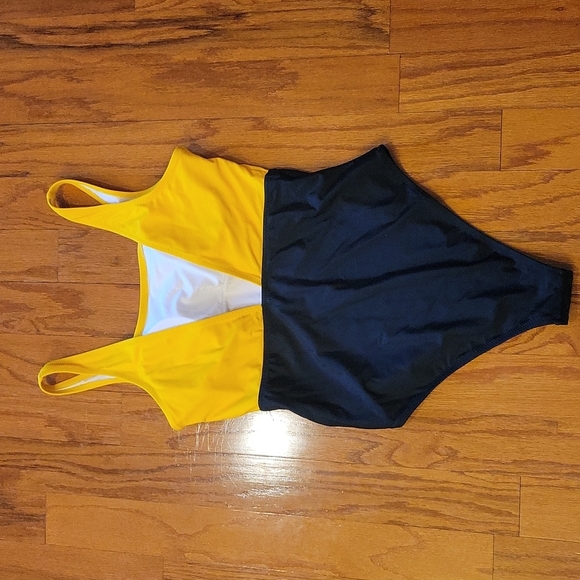 Cupshe One piece swimsuit Size LG - Picture 4 of 8